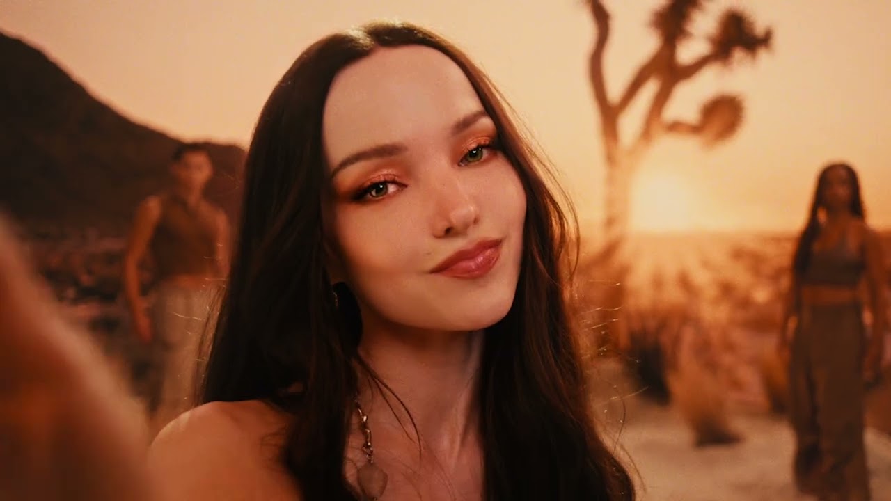 Dove Cameron: Shape Your Alter Ego | Shaped Multi-Tasking Palette | Urban Decay