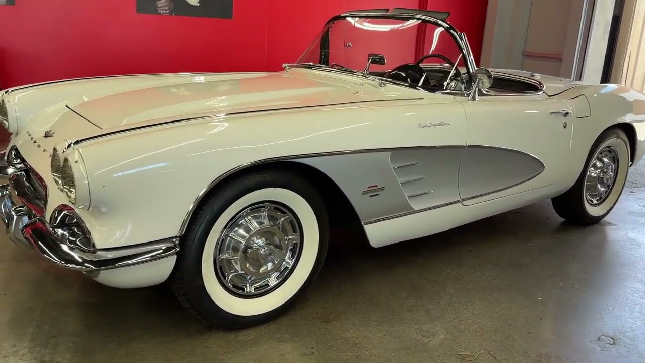 1961 CHEVROLET CORVETTE, ИНЖЕКТОР, БЕЛЫЙ КУЗОВ С СЕРЕБРИСТЫМИ ВСТАВКАМИ, ПОТРЯСАЮЩЕЕ СОСТОЯНИЕ WW...