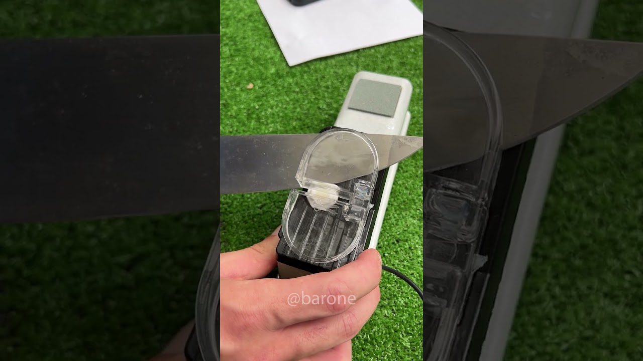 Este afilador el&eacute;ctrico convierte un cuchillo sin filo en una navaja