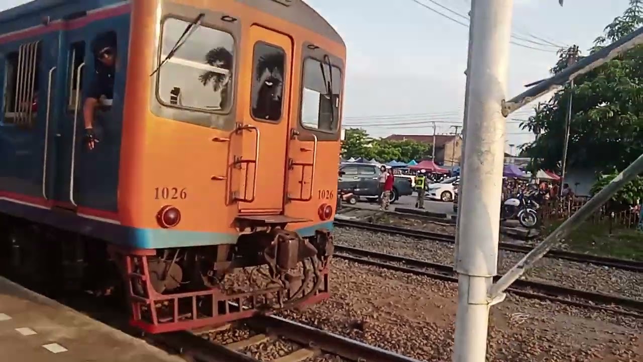 มาดูรถไฟยามเย็น