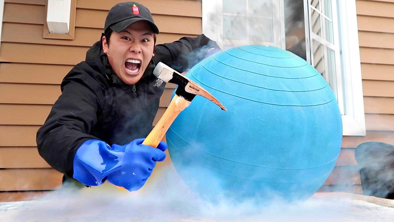 Science Experiment LIQUID NITROGEN vs GIANT BOUNCY BALL