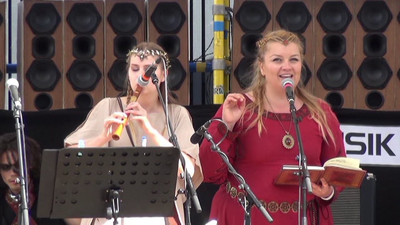 Folkmusikbandet Ratatosk p&aring;  Larsmo torg 2017 / Larsmo N&auml;r-TV