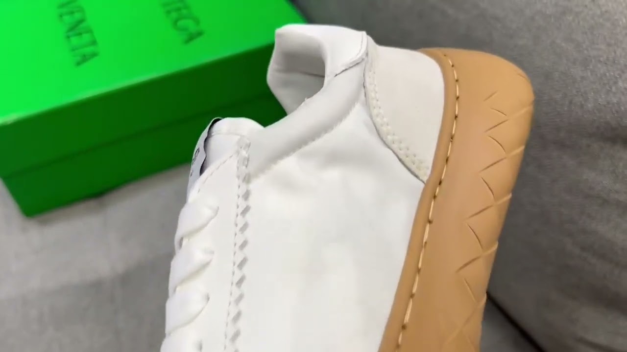 Bot**tega Ven**eta Shoes