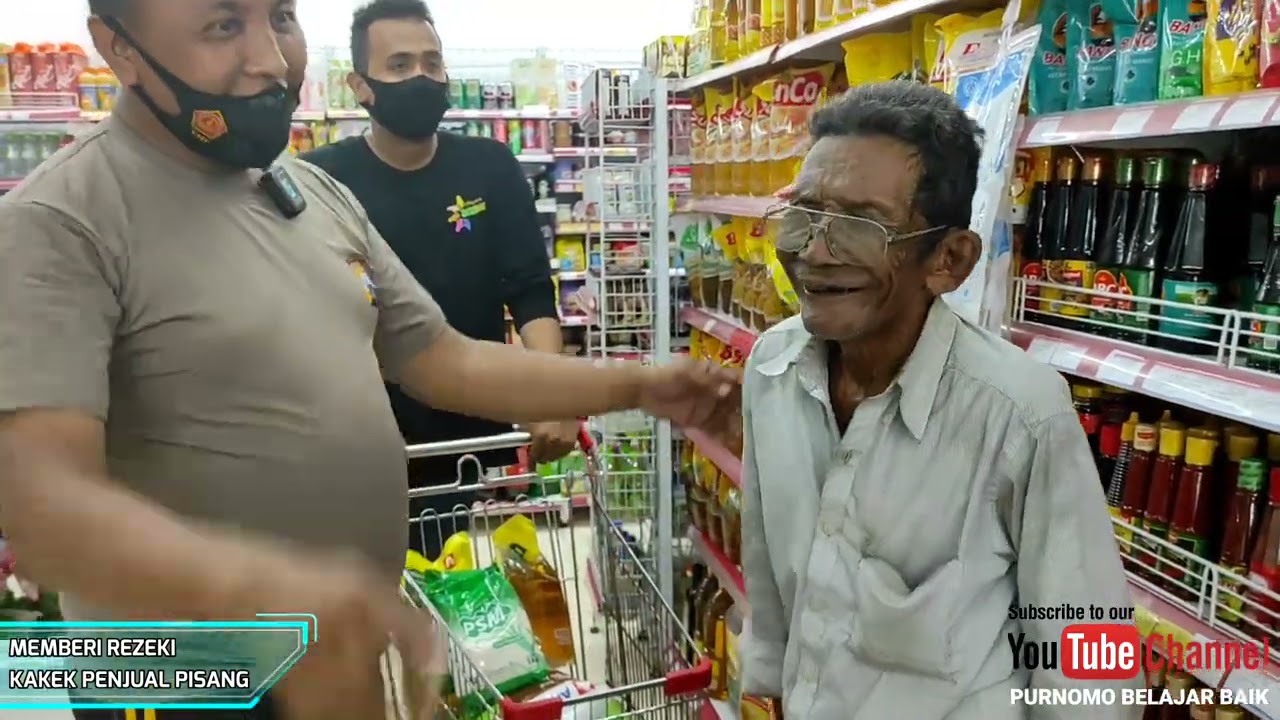 INI AKIBAT KAKEK  PENJUAL PISANG MENANGIS DIDALAM TOKO DAN MELUK ISTRINYA