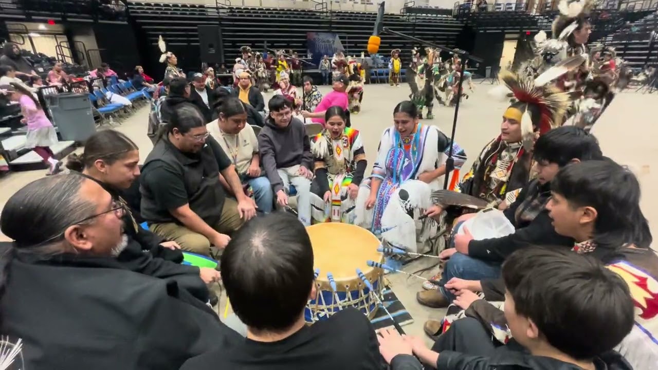 TOKA NUWAN@ Bismarck, ND Winter Jam Powwow!! Men’s Trad. Song.