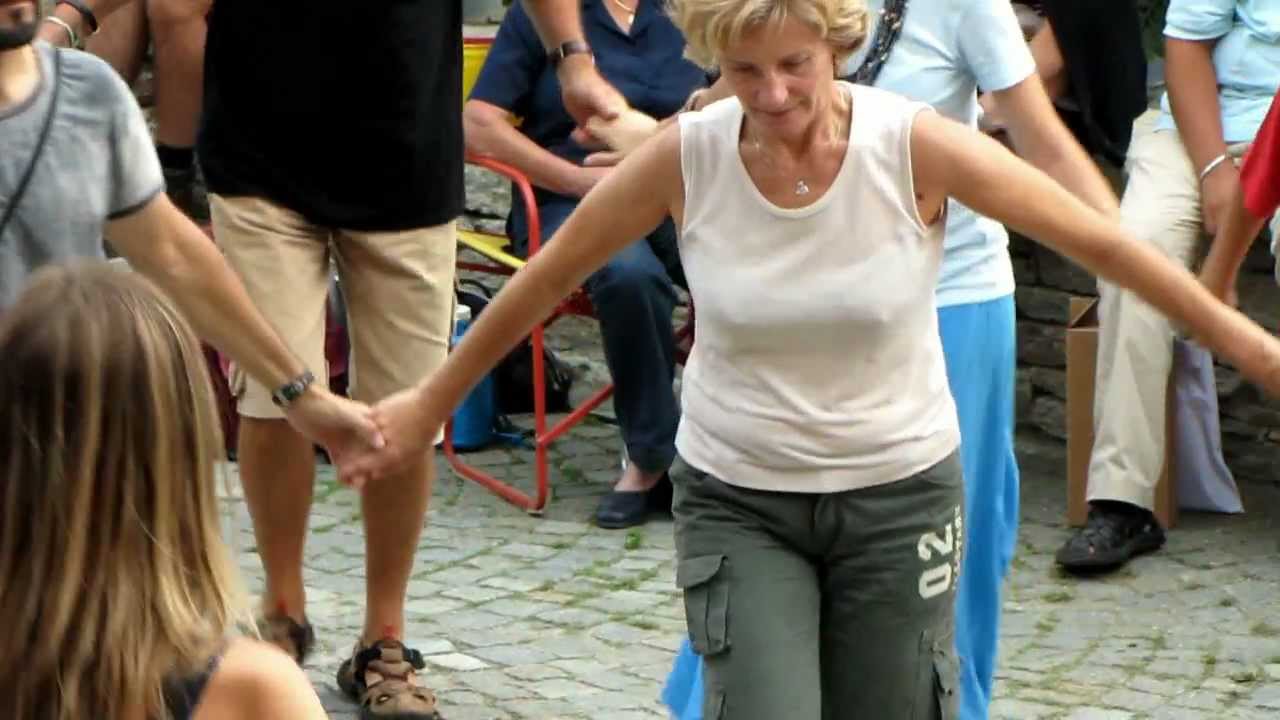 Ostana, balli occitani in valle Po, Piemonte