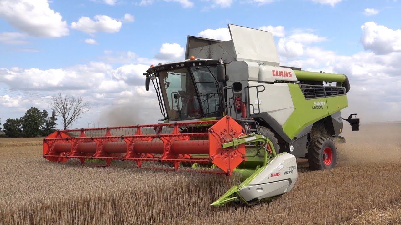 Getreideernte mit Claas Lexion 5400 in der B&ouml;rde