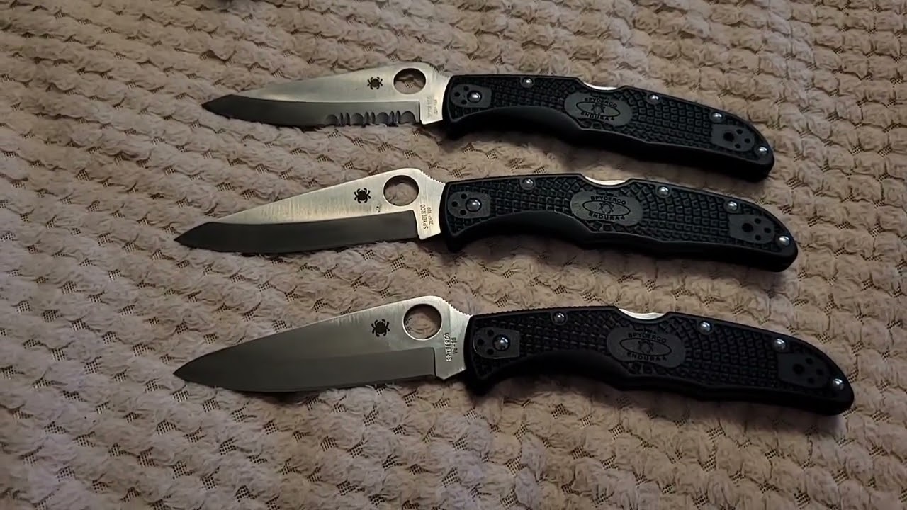 Spyderco Endura 4 VG-10 steel. Фонари  Armytek Elf C2 на теплом свете и  Armytek Elf C1 на холодном.