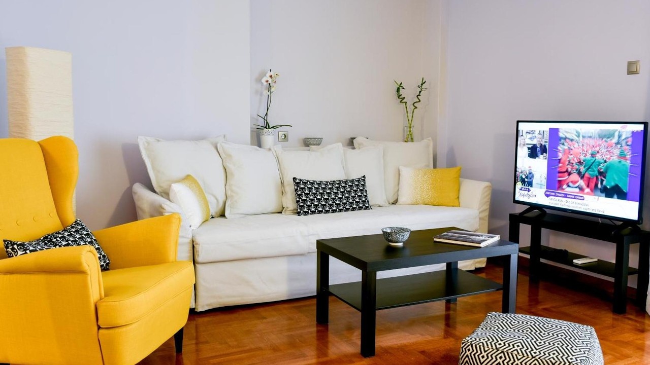 DARSISS 1 - Museum Apartment | Athens, Greece | Hotel Review 🛏️
