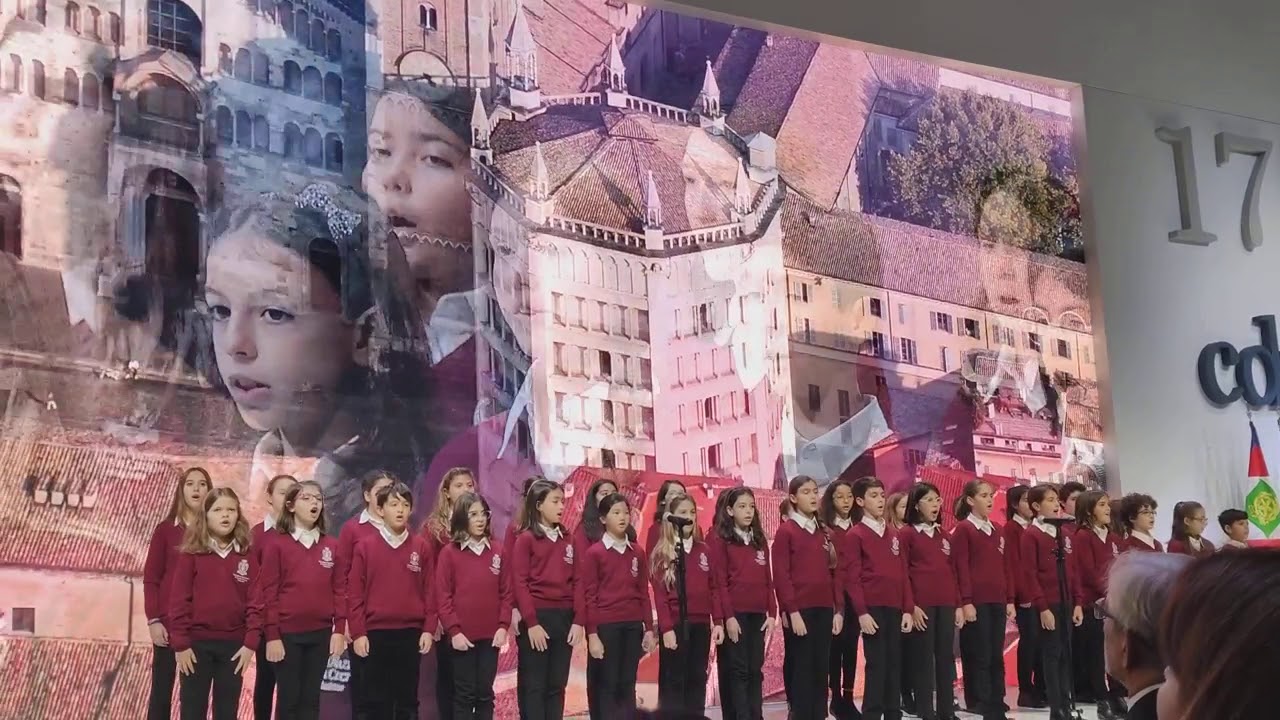 Giorgia Meloni: Che emozione ascoltare questi bambini che cantano l'Inno Nazionale, bravissimi!