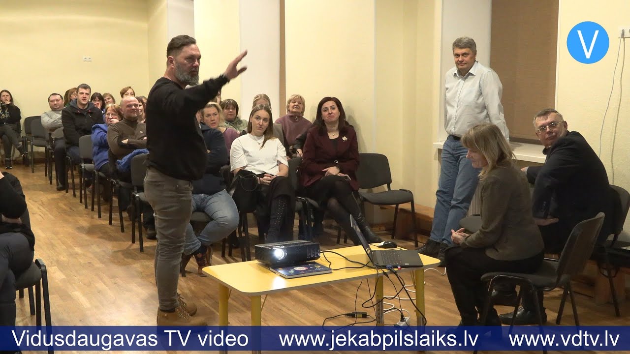 Bērnu vecāki sašutuši par ieceri slēgt Dignājas pamatskolu