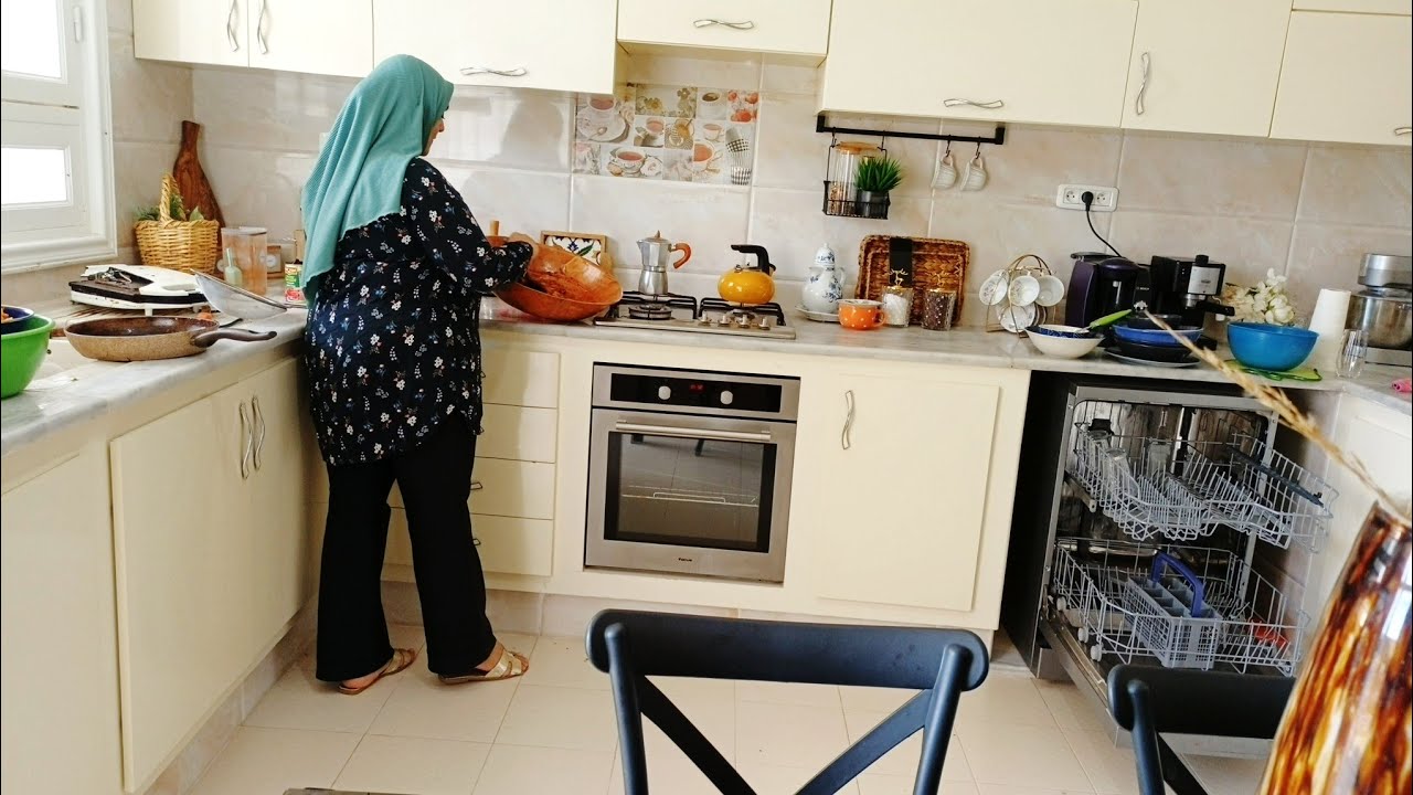 روتين الحاذقة ☺️ حياتي كانت مقلوبة أما بالنظام الجديد حمدولا لقيت روحي . الشربة لمفورا على طريقتي