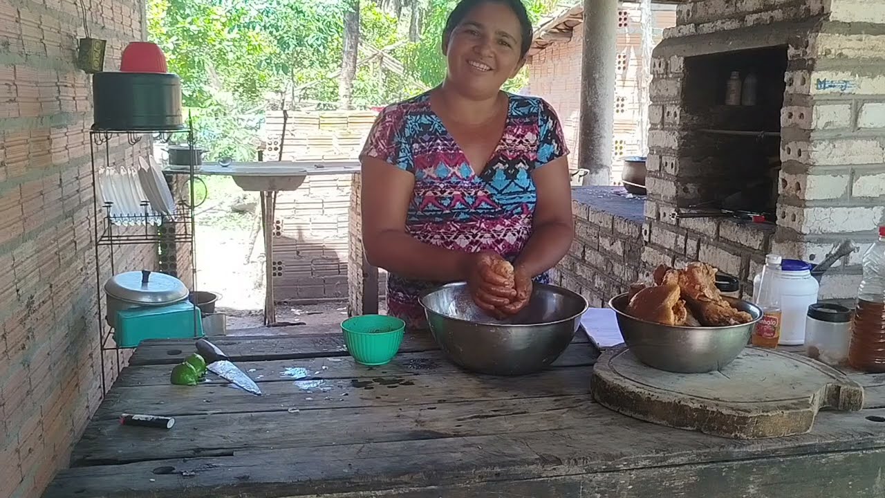 Fiz carne de porco assada no forno para o almoço