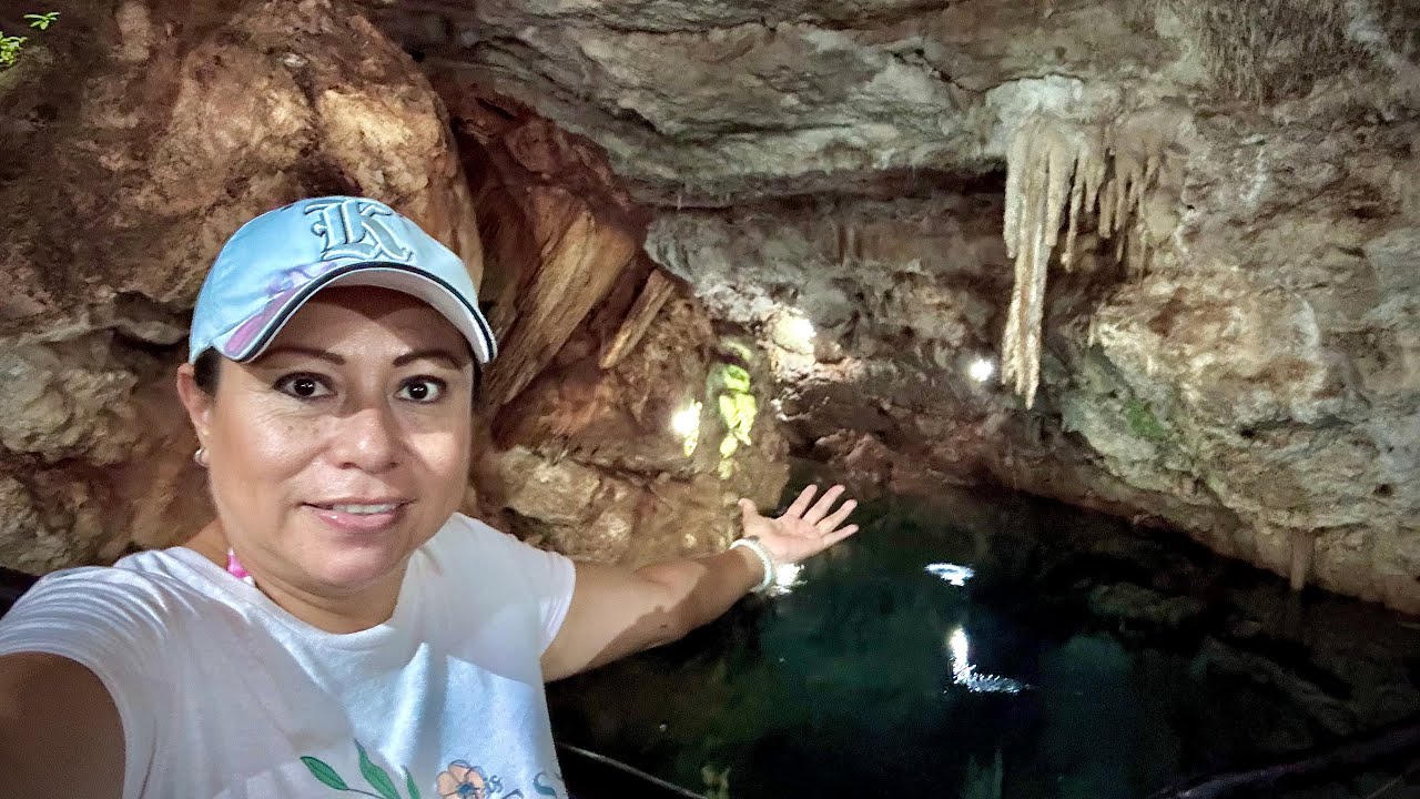 Un Viaje al Corazón de la Tierra: Cenote Pueblo Fantasma