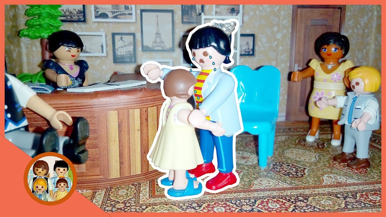 الحقووووونا 😭😭  _ يوميات عائلة احمد و زينة _ play mobil