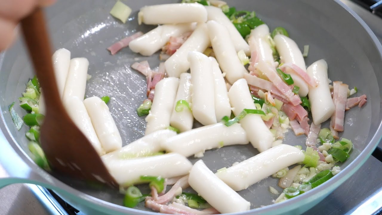 실패없는 떡볶이 만들기! 누구나 쉽게 만드는 감칠맛 나는 계란떡볶이 (주말 아침으로 딱 좋아요)