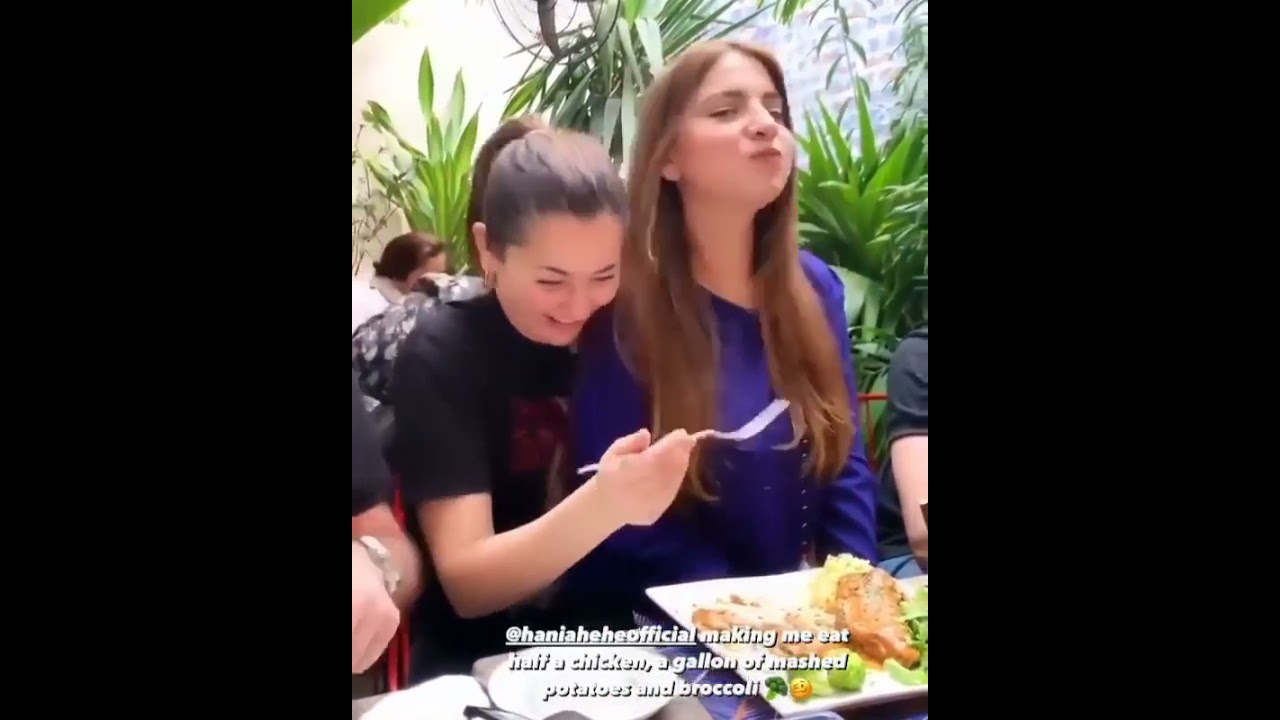 Hania Amir with pawri girl Dananeer