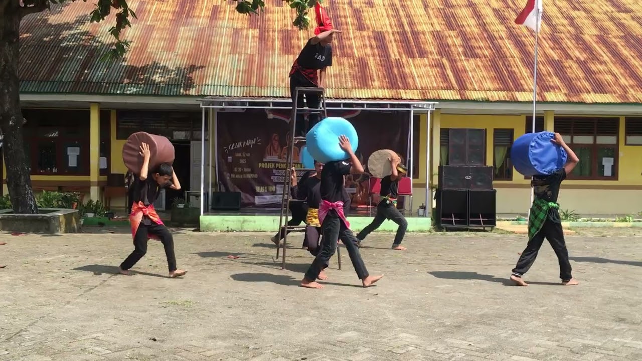 PERTUNJUKAN TEATER P5