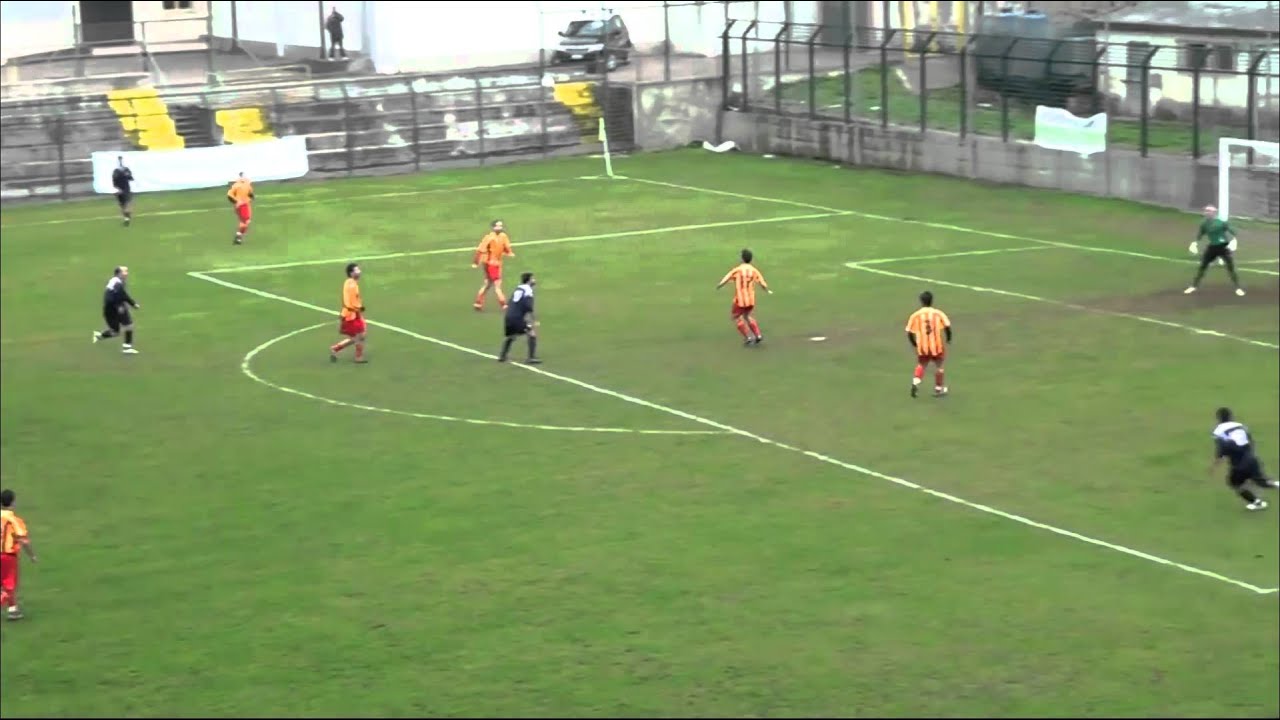 Calcio : 1945 Alghero-Carbonia : 1-2
