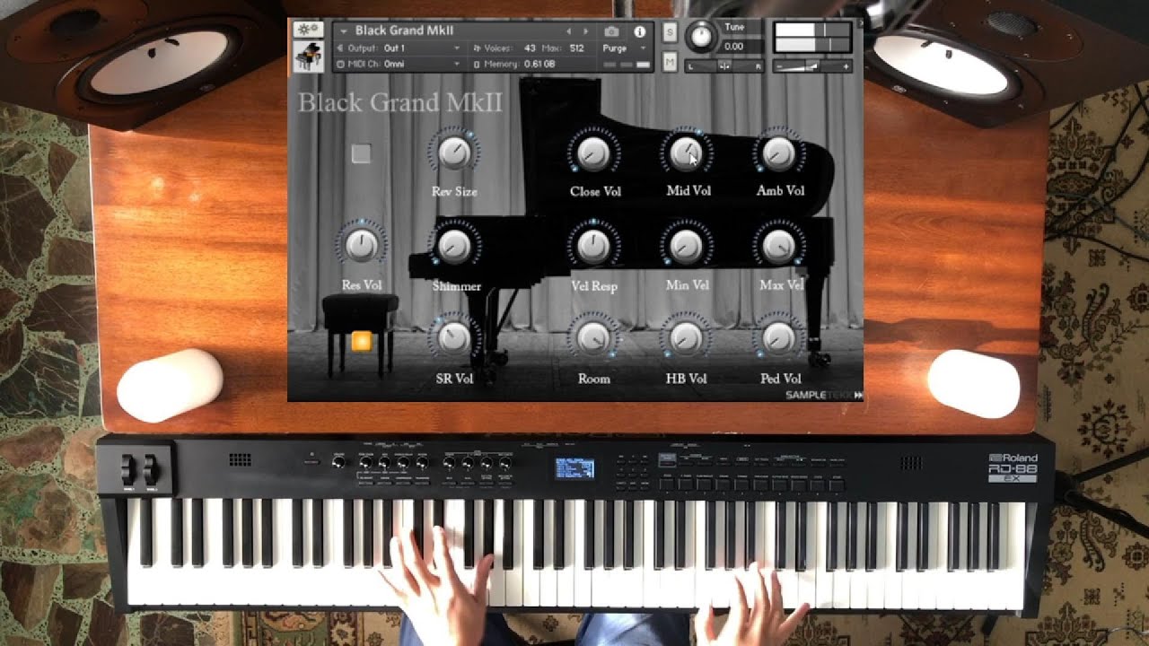 Playing Sampletekk Black Grand MKII
