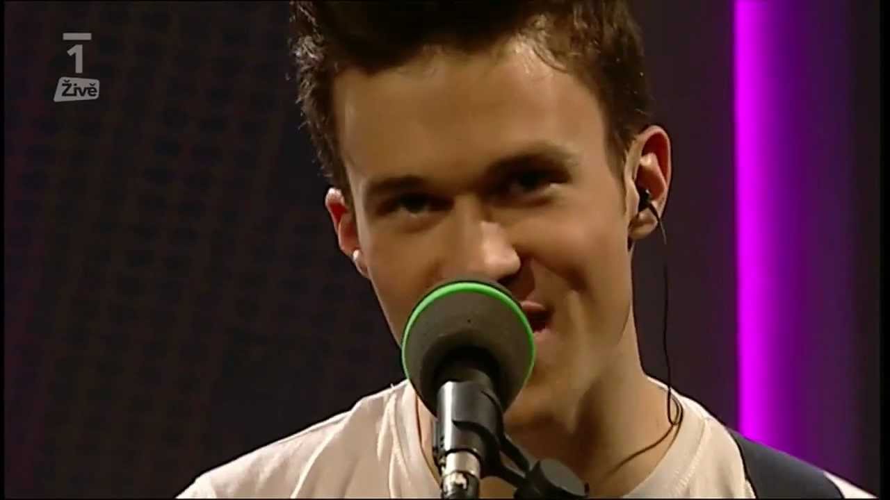 Charlie Straight - Someone With A Slow Heartbeat live in CzechTV 06-03-2012