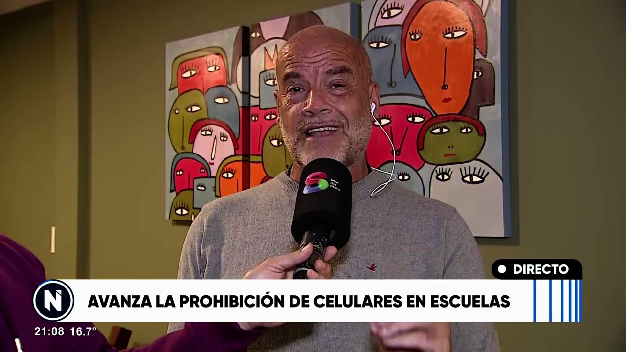 AVANZA LA PROHIBICIÓN DE CELULARES EN ESCUELAS