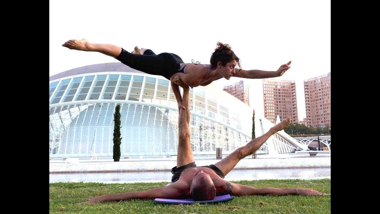 Acroyoga poses II.  Almost 120 different acroyoga poses.