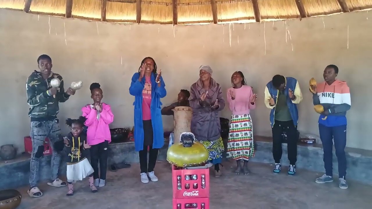 Zvaringana Group - Dendera Resango (trad Jit music from Zimbabwe)