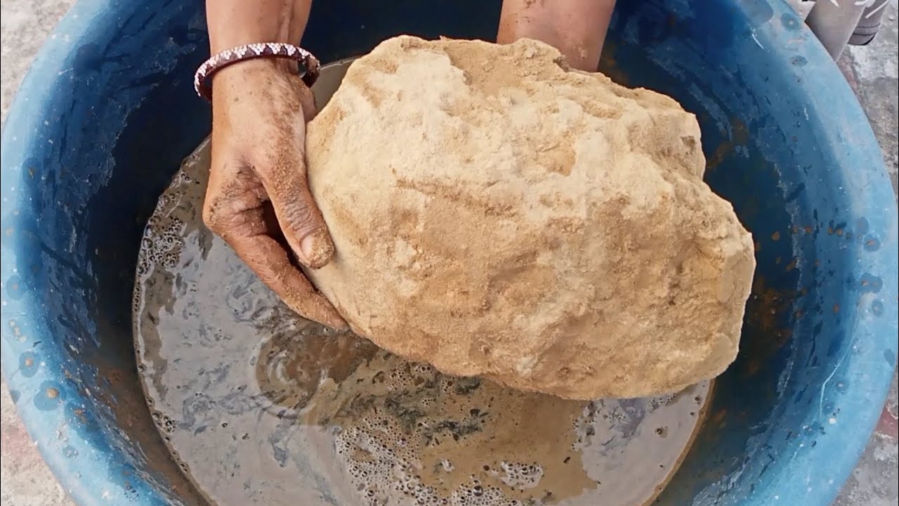 Pure mud giant chunks crumbling in water🌊||plz subscribe❤️||asmr rajni
