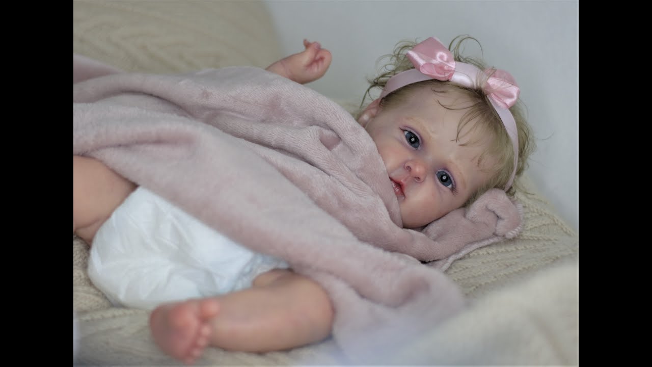 Reborn doll Jocy by Olga Auer is off home - box packing - show 14, in 2019. Запаковка.
