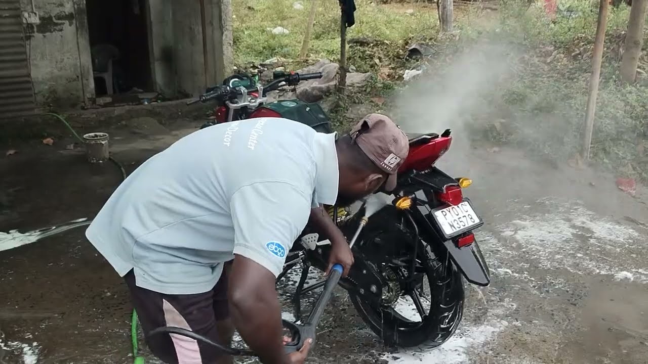 yamaha bike wash/yamaha FZ bike wash