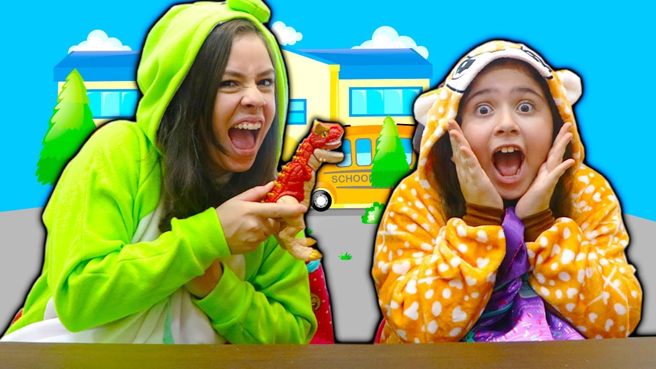 Heloísa e Mamãe em histórias engraçadas sobre escola