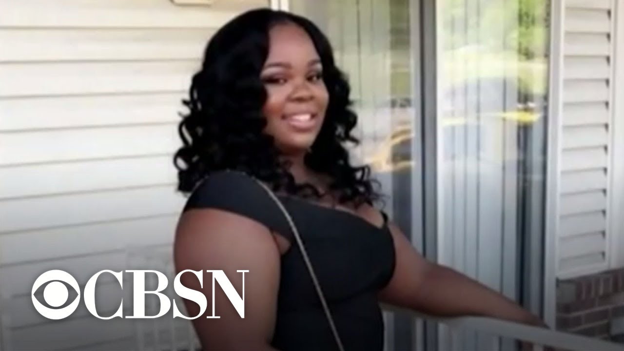 New photos of Breonna Taylor's apartment after deadly police search released
