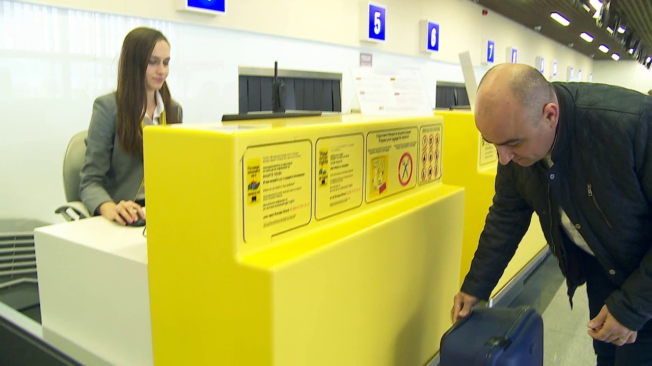 Работа на летището - Служител на гише за регистрация на пътници и багажи