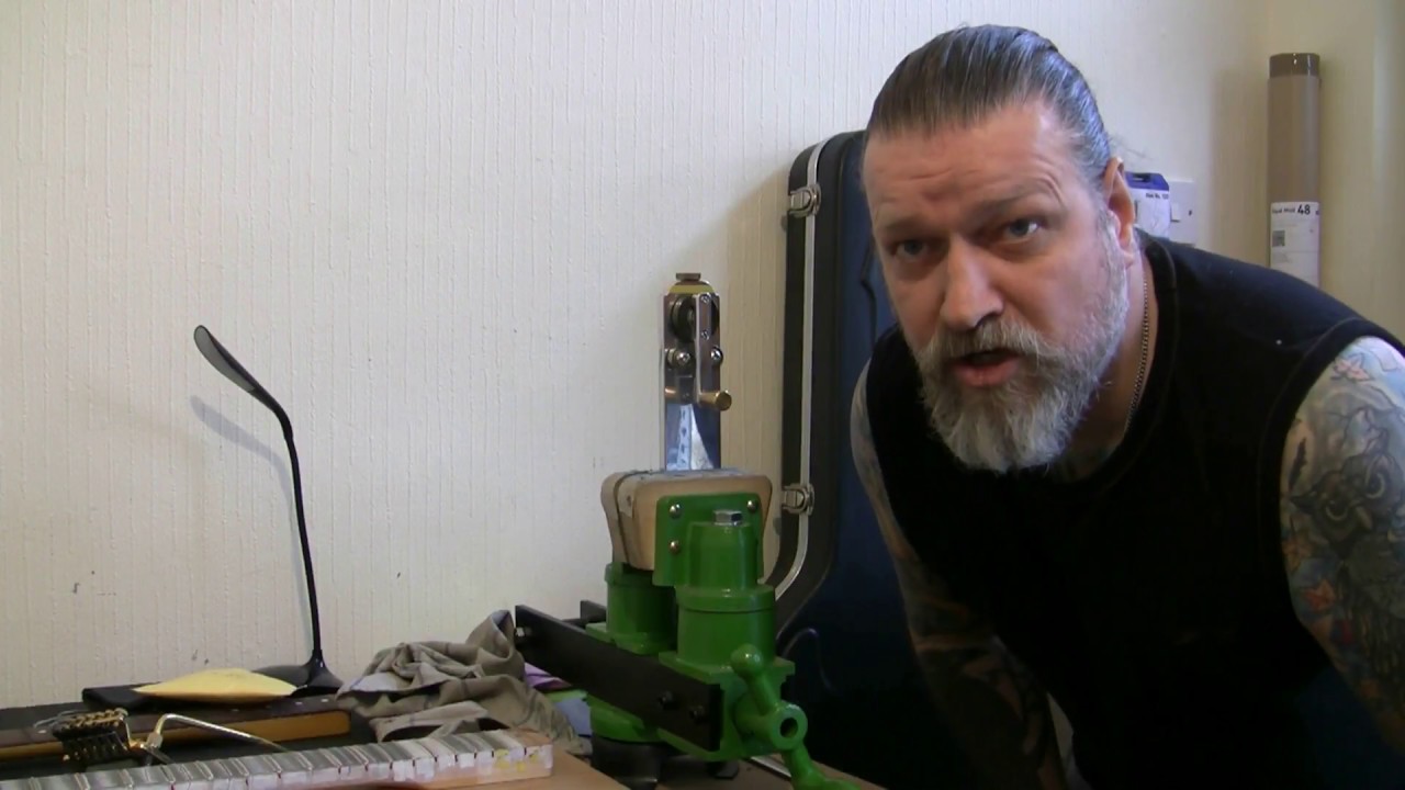 How to straighten fret wire using a fret bender / bending tool / machine...