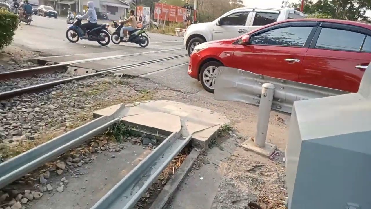 รวมคลิปรถไฟอู่ทอง ข.258/259/910 ในวันเสาร์นี้