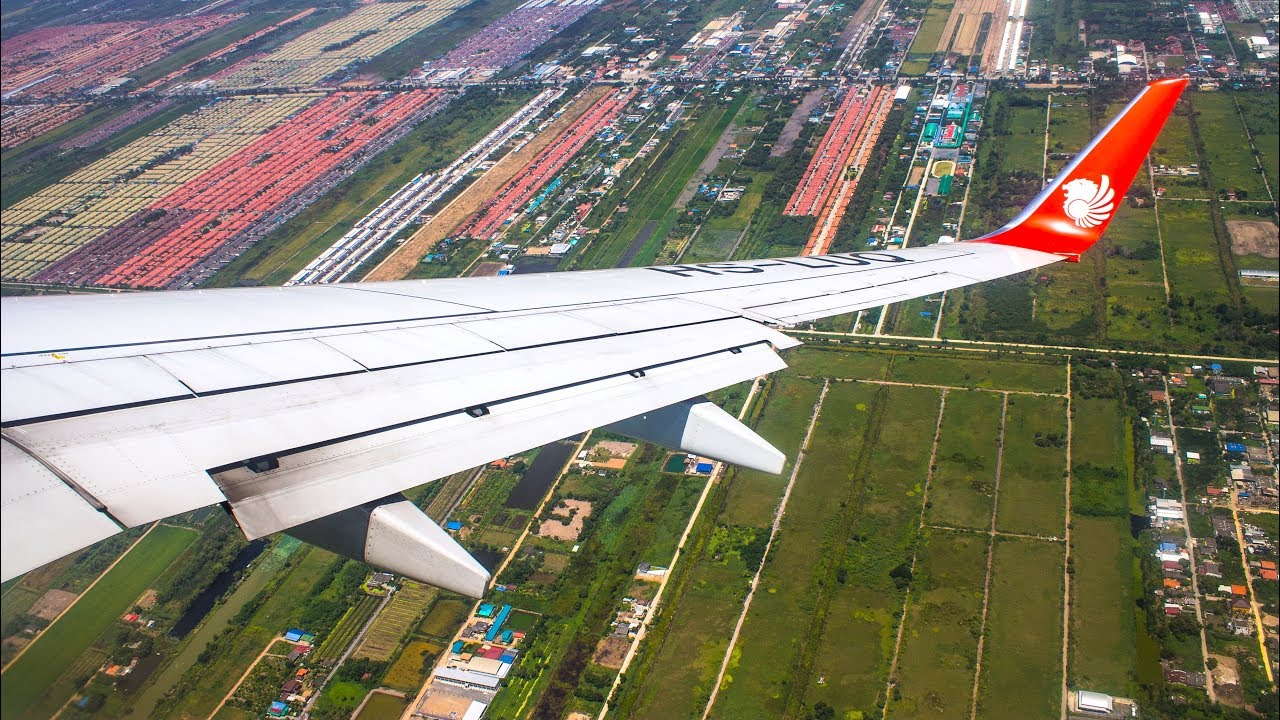 Lion Air Boeing 737-800WL Landing at Bangkok Don Mueang Airport