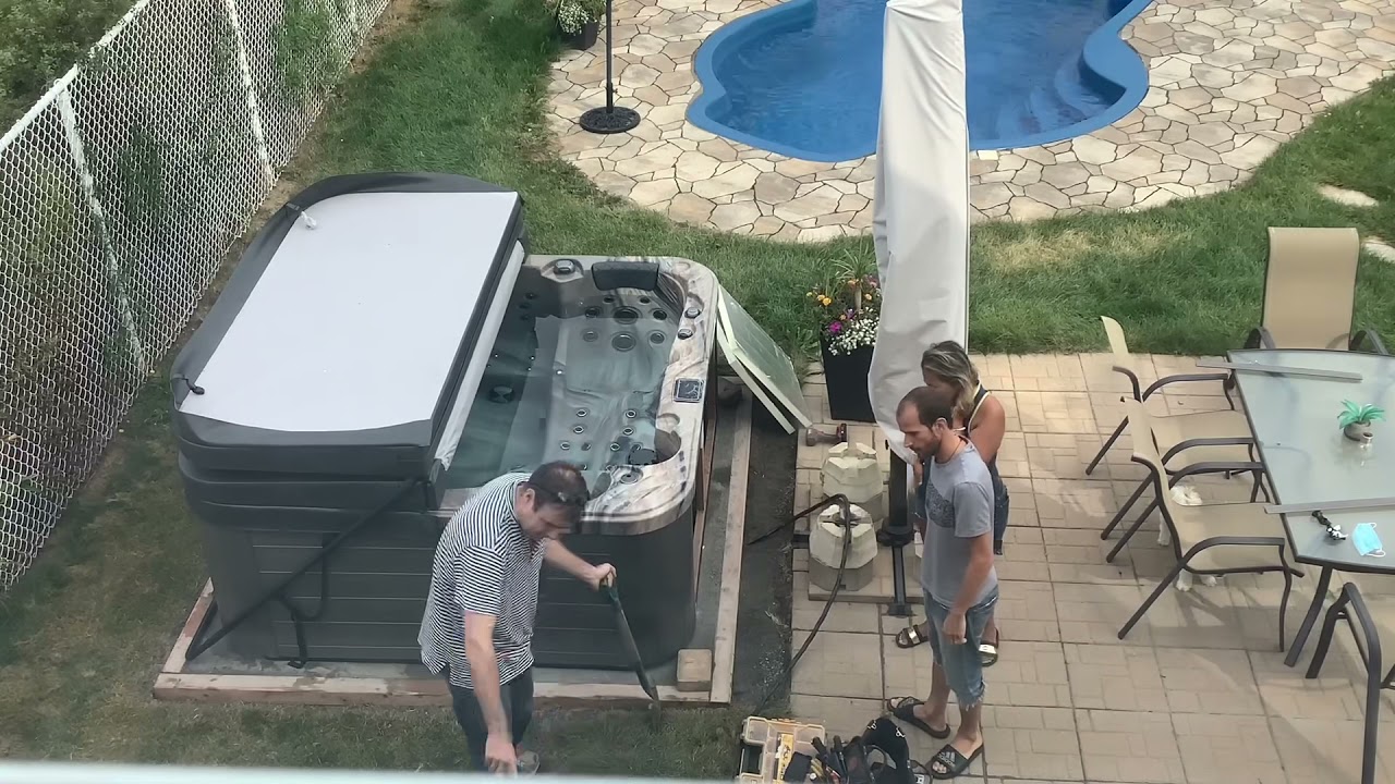 Installation of the “Be Well Spa” Model: O681 built in Canada by Okeanos (Sold by: Generation Spa)