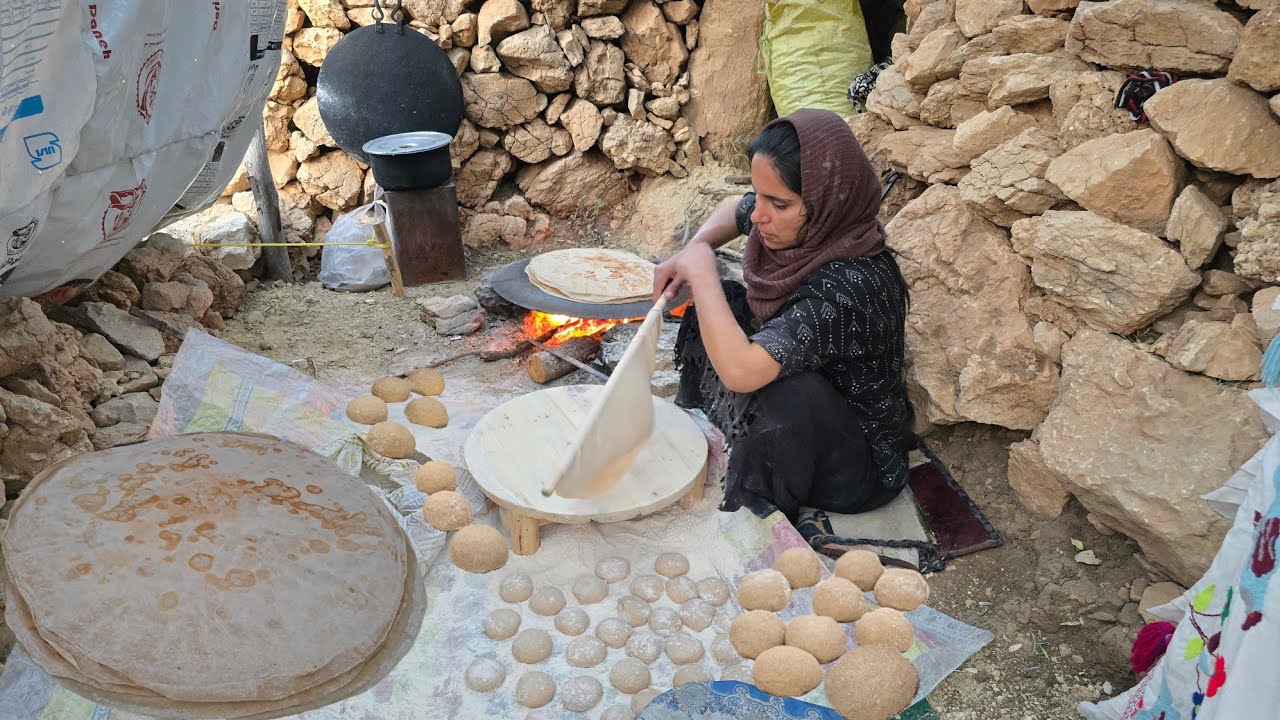 ⛰️Lonely woman facing challenges of the mountains | 🔥 Baking ancient nomadic bread over fire