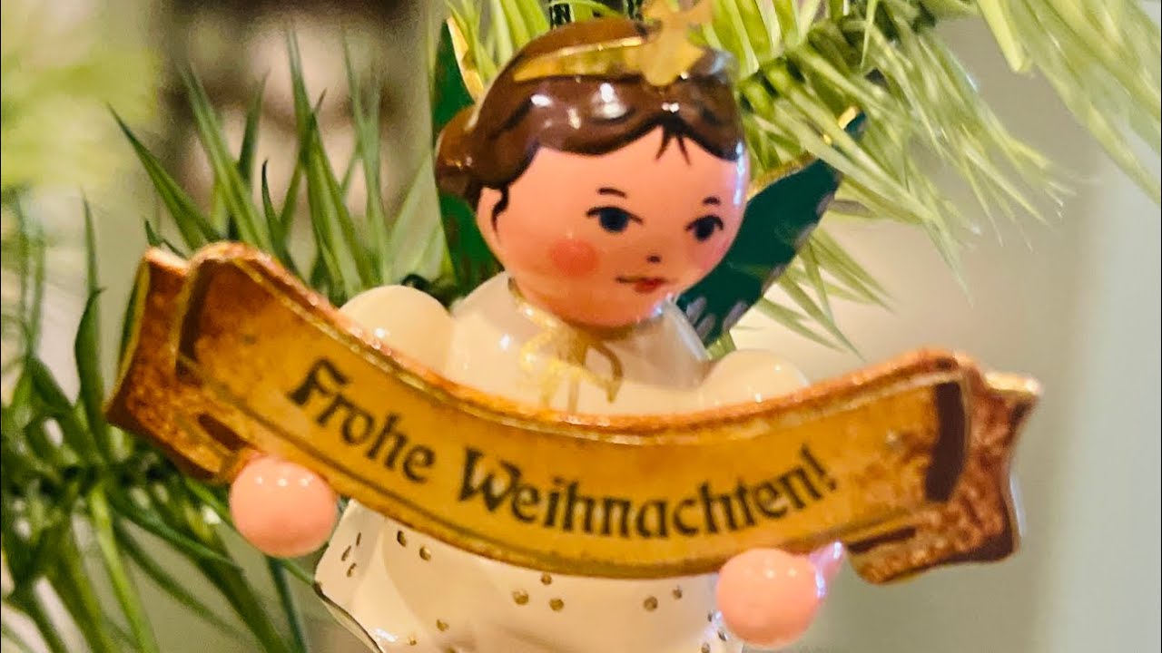 Looking at Hubrig Volkskunst or Folk Art: A German-American Christmas!