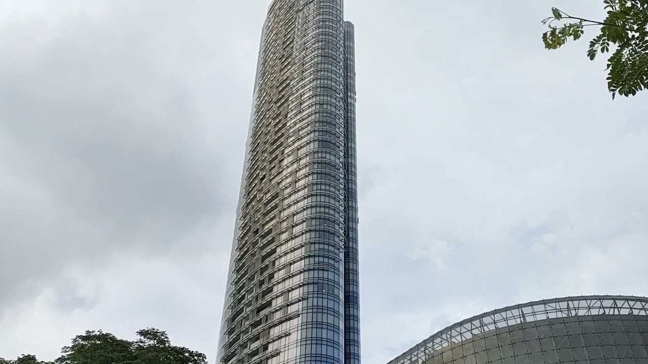 ORCHARD RESIDENCES #Luxury Condominium #Singapore Condominiums #Singapore @grannysAdventure