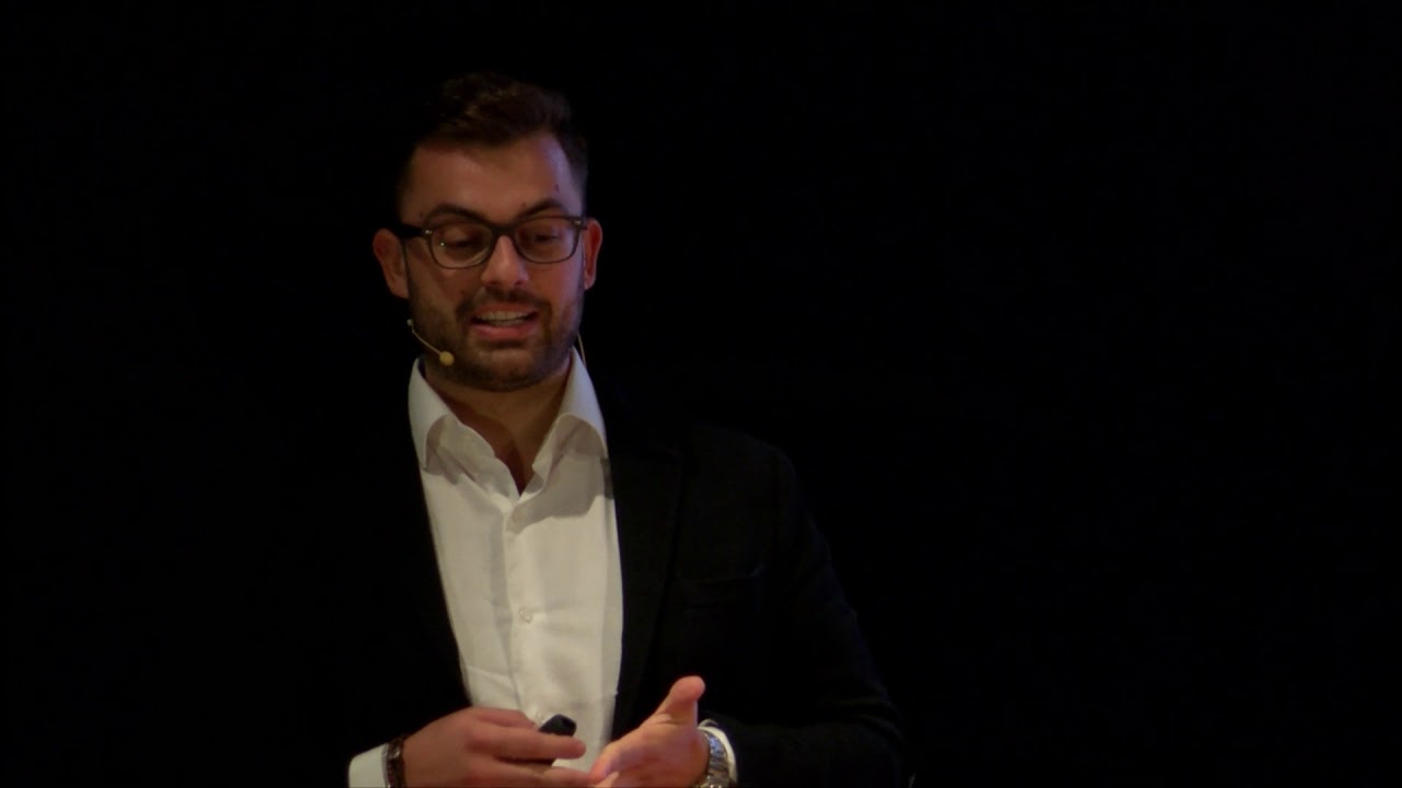 La cooperazione contribuisce a mettere a fuoco il tuo futuro | Emilio Bisignano | TEDxCosenza