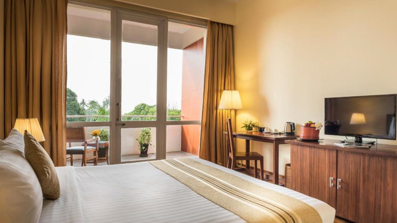 #Review Inya Lake Hotel