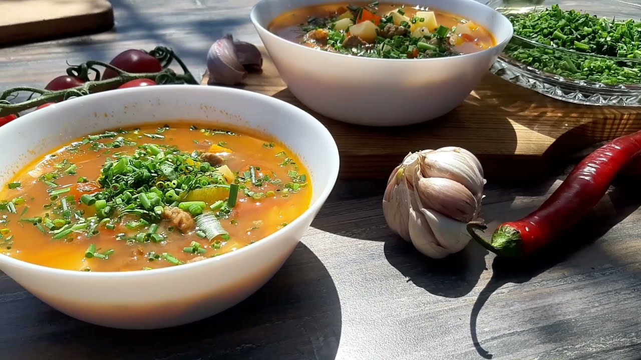 Mastava Usbekische Suppe Zubereitet in einem Kazan