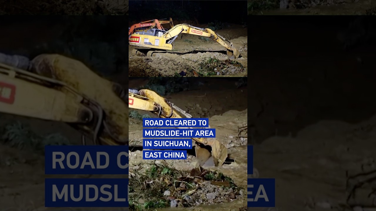 Road cleared to mudslide-hit area in Suichuan, east China
