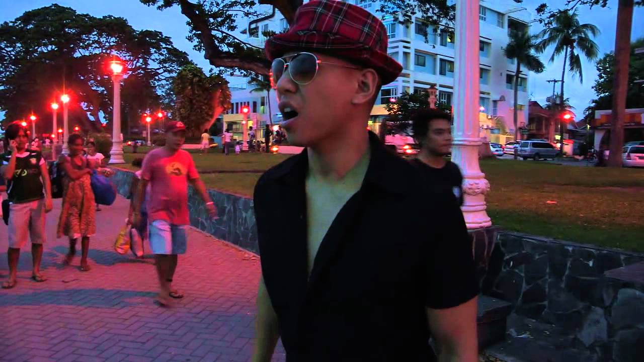 DUMAGUETE - Mikey Bustos and Frank McCormick 