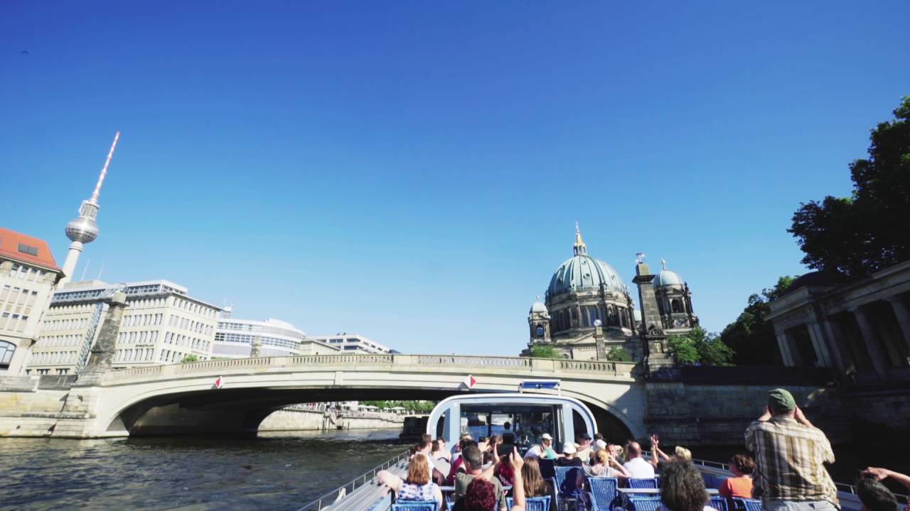 Sightseeing in Berlin - Schiffstour Spreefahrt-Highlights (Dom, Reichstag, Innenstadt)