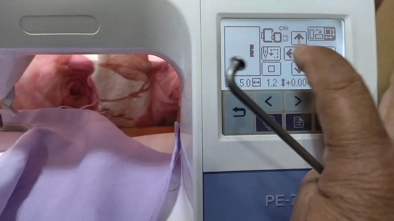 Cómo bordar en una máquina digital Brother PE770