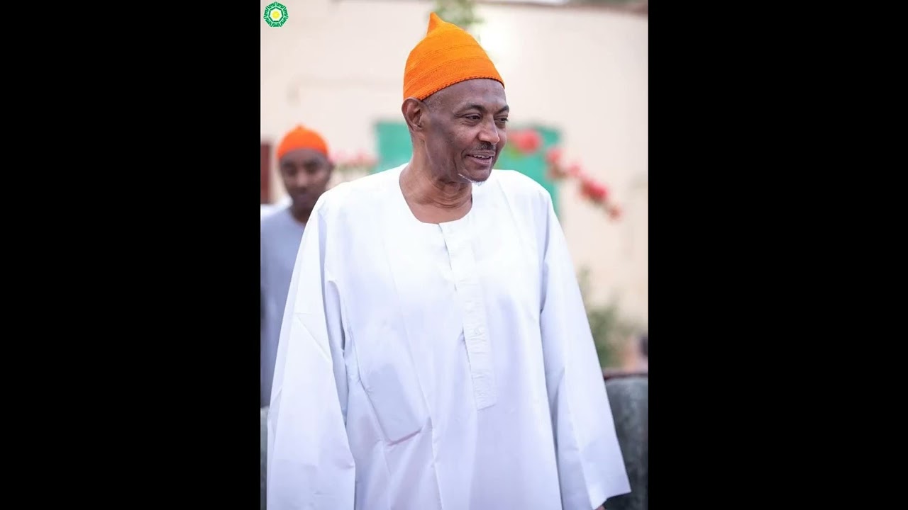 على قدم الصفوح وَفِي يَدَيْهِ  *  وَإِنْ مَاجَتْ بِحَارٌ مَا سَئِمْنَا.  صالح عبد الله. طبقة