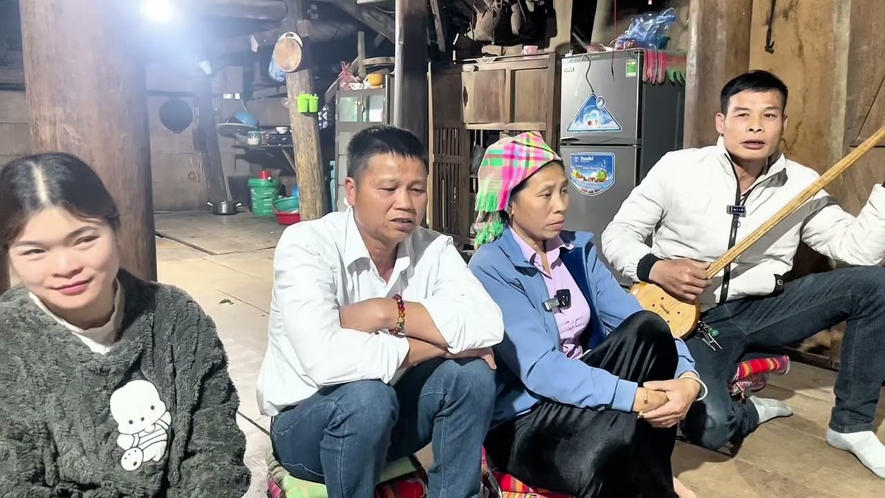 Ý DỠN KHẮP BAI TỘC BUÔN THEO NHỊP TÍNH TẨU LÒ ĐẾN 